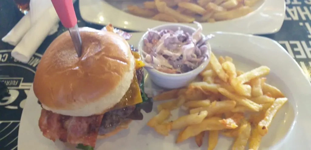 Mega Burger Toledanos